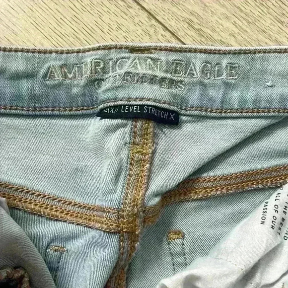 American Eagle Distressed Super High Rise Jegging Size 6 X-Long - Picture 9 of 12